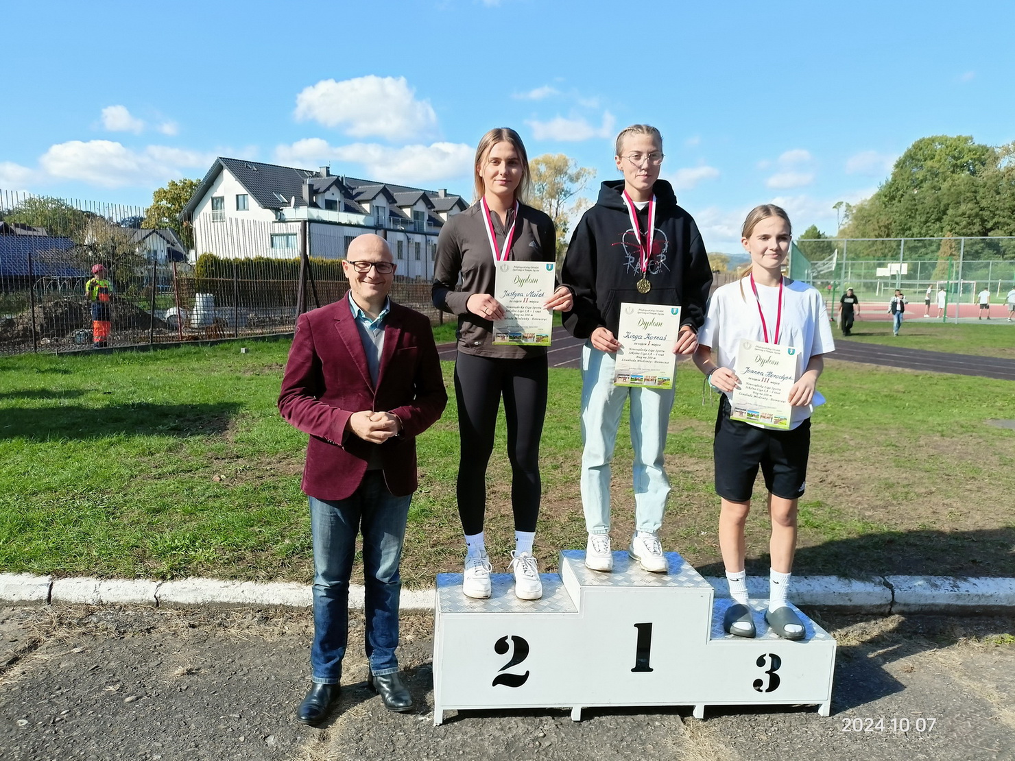 Zdjęcie LA dziewcząt 10 (3)8c2a04d6-220e-4bb6-be5d-db008aafef4d.jpg w galerii Szkolna Drużynowa Liga Lekkoatletyczna dziewcząt – I rzut